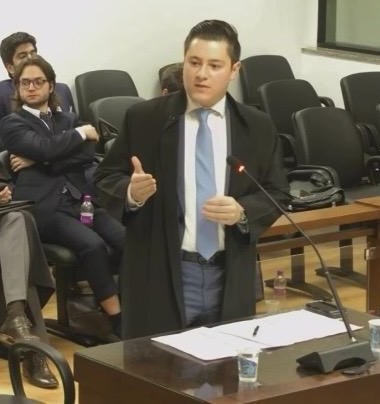Marcelo Lopes em sustentação oral em sessão de julgamento
